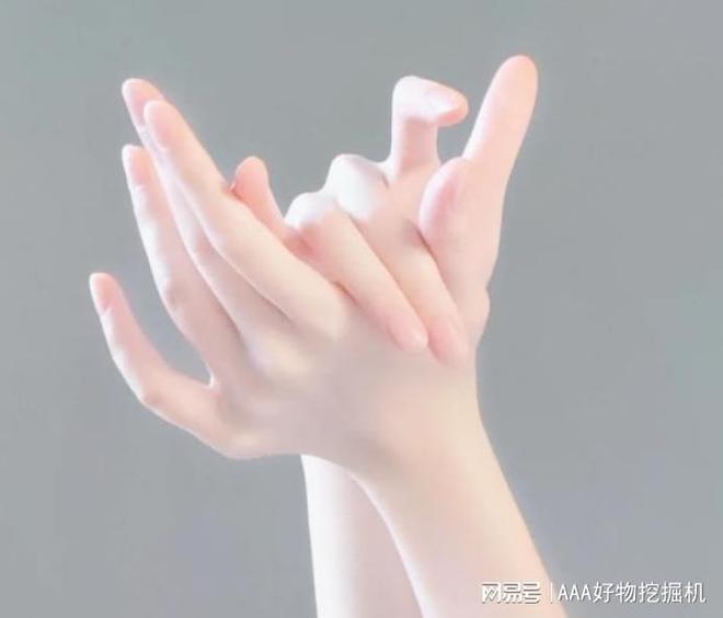 生?10 款让她心动的惊喜之选AG真人生日礼物送什么好给女(图9) 生?10 款让她心动的惊喜之选AG真人生日礼物送什么好给女(图9)