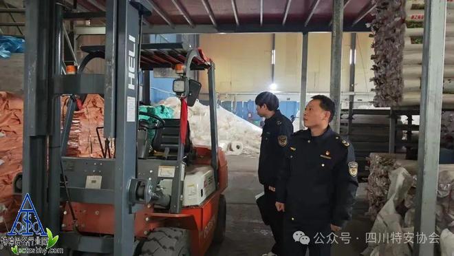 复产企业特种设备“安全阀”AG真人资阳：拧紧节后复工(图2)